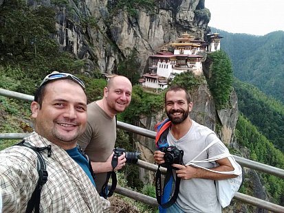 Guide Vim, Balazs and Zalan before Tiger's Nest