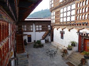 Courtyard in Gagntey Palace