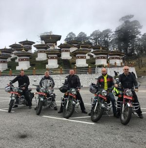 Motorbikes in Dochu la